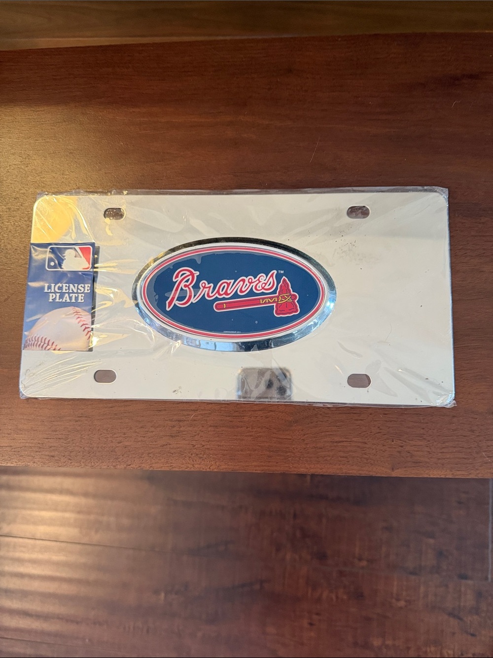 MLB Braves Oval Logo License Plate - White, Navy, Red